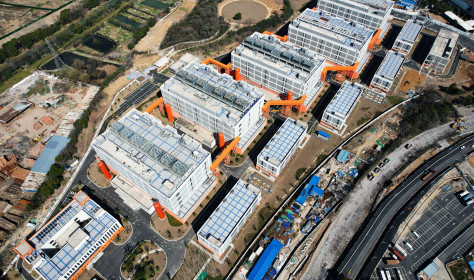 erial photo taken on Feb. 27, 2023 shows the Zhejiang Cloud Computing Data Center in Hangzhou, east China's Zhejiang Province. 